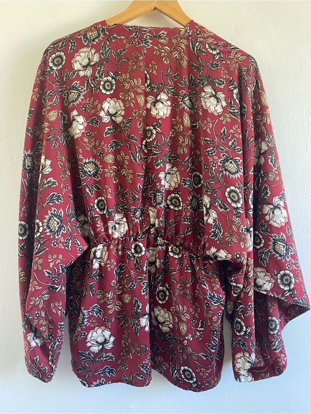 Wet Seal Floral Satin Kimono Top Size M/L Burgundy Boho Festival - Picture 6 of 9